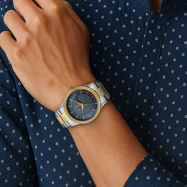 Titan Karishma Wedding Edit Quartz Analog with Day and Date Blue Dial Stainless Steel Strap Watch For Men 1650bm05