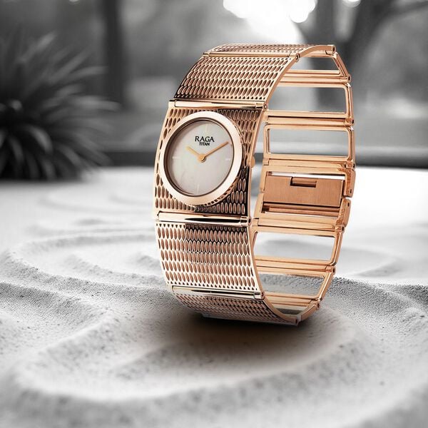 Titan Raga Ethereal Quartz Watch For Women 2770wm01