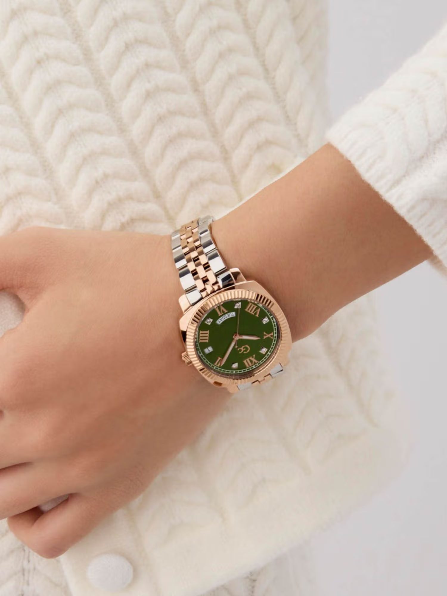 Gc Flair Coussin Analog Watch For Women Z44004L3 - KRISHNA WATCH COMPANY