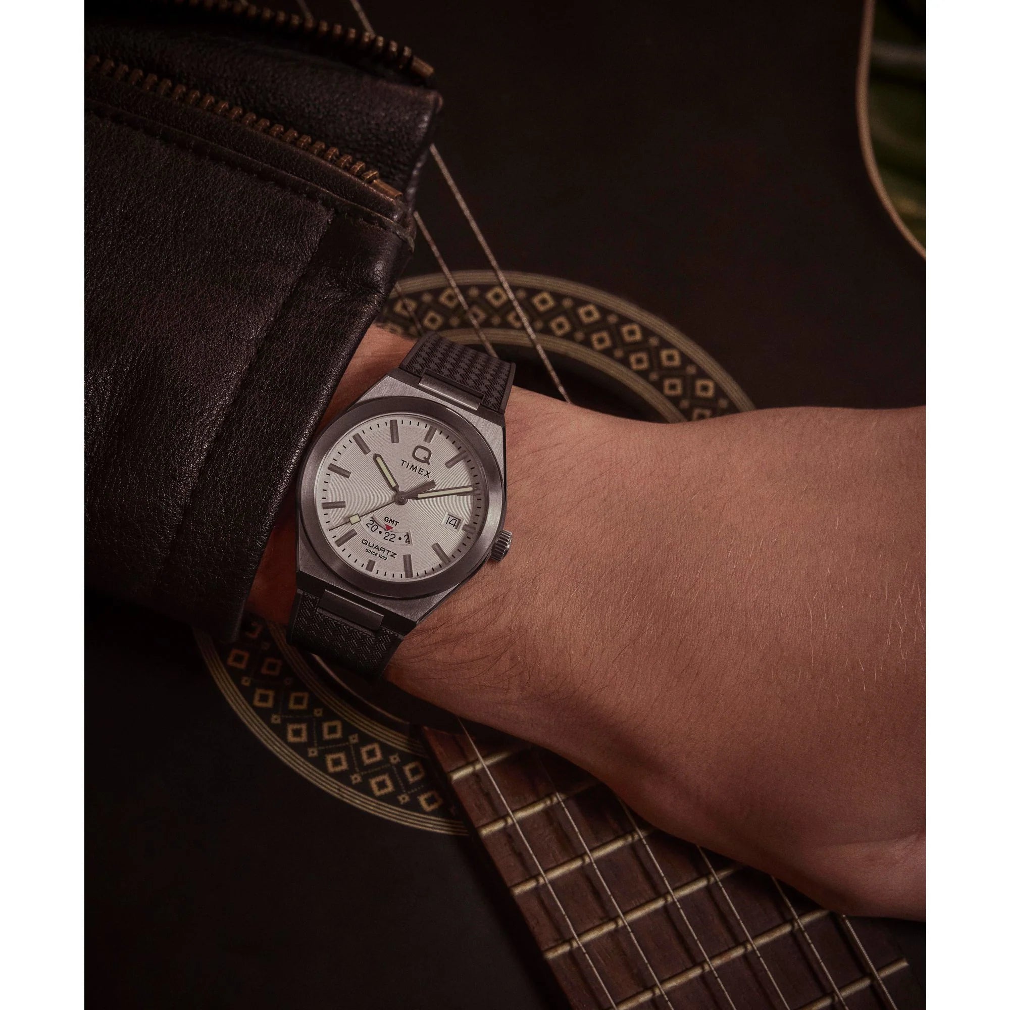 Q Timex Silver-Tone Round Dial Analog Men's Watch - TW2Y12200UJ - KRISHNA WATCH COMPANY