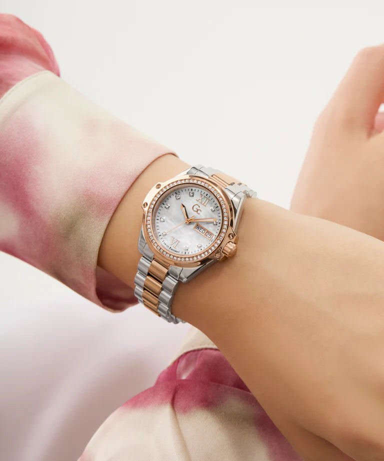 Gc Bolt Lady White Round Dial Analog Women Watch - Z53001L1 - KRISHNA WATCH COMPANY