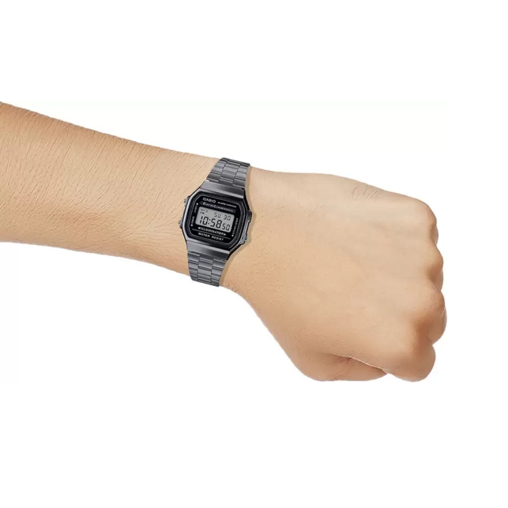 casio vintage watch in hend