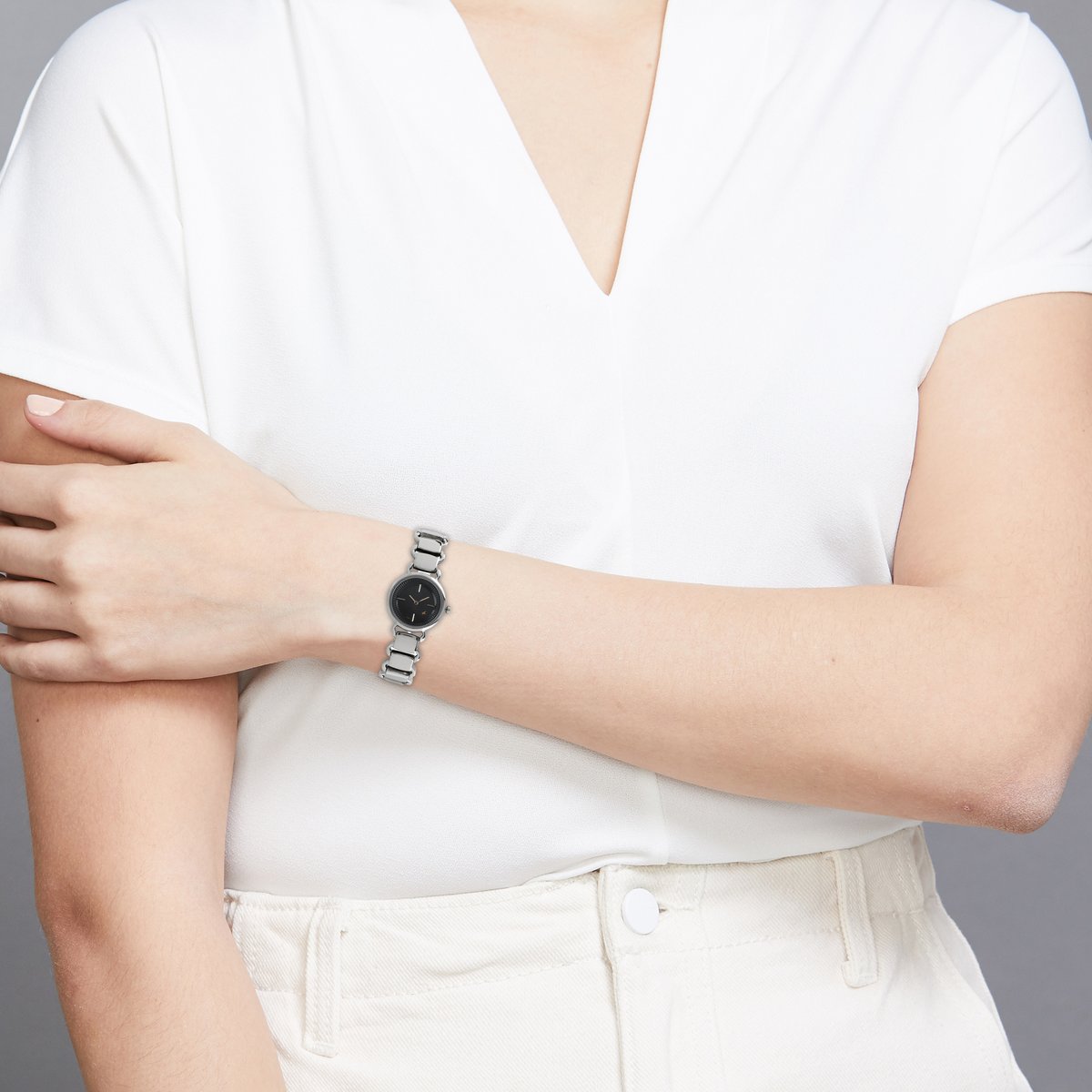 Fastrack Quartz Analog Black Dial Metal Strap Watch for Girls 6117SM01