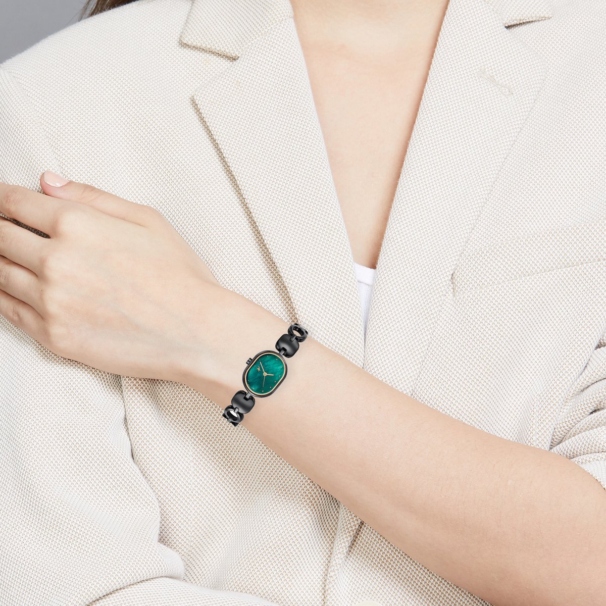 Fastrack Style Up Quartz Analog Watch For Girls 6309NM01