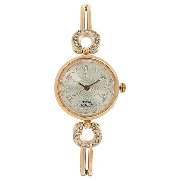 Titan Raga Weaves Silver Dial Women Watch With Metal Strap 311wm01