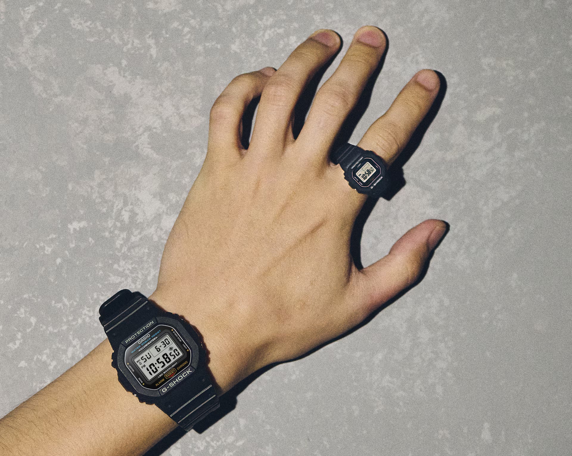 CASIO G-SHOCK DWN-5600-1DR - G1749