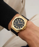 GUESS Mens Black Gold Tone Analog Watch GW0850G2
