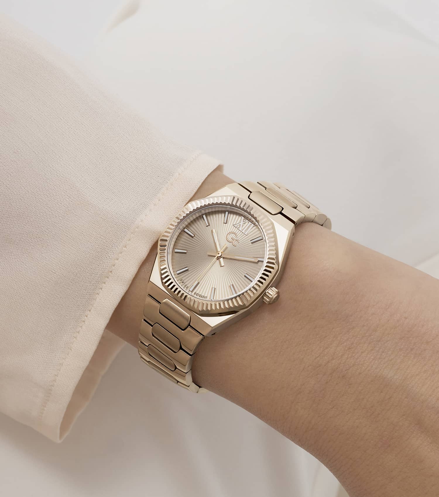 Gc Dress Women Quartz Champagne Dial Watch Z70001L3 - KRISHNA WATCH COMPANY