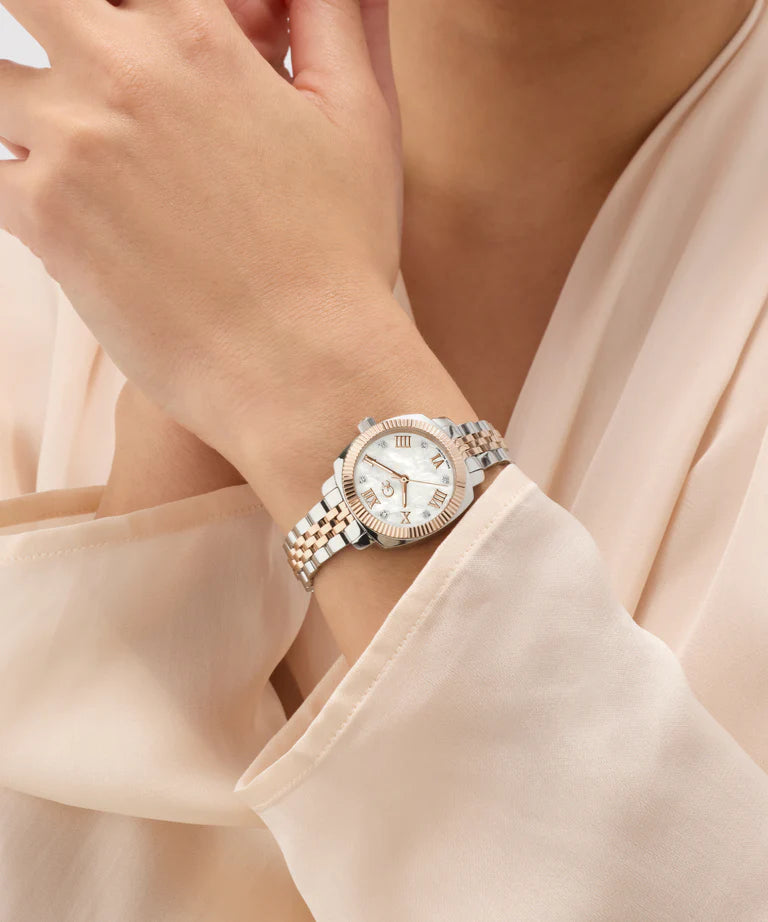 Gc Flair Coussin Mini Quartz Women 28 mm Z73002L1