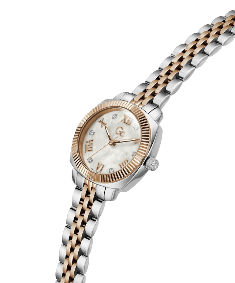 Gc Flair Coussin Mini Quartz Women 28 mm Z73002L1