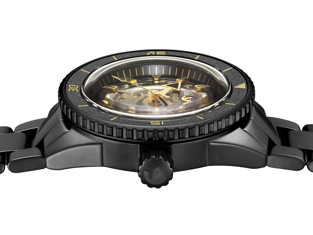 RADO Captain Cook High-Tech Ceramic Limited Edition R32147162 crown side